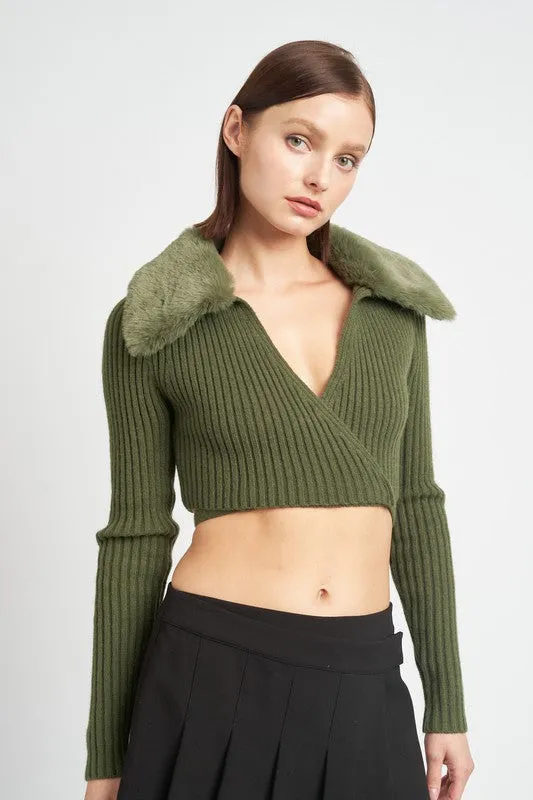 Cropped V-neck Cardigan Sweater with Fur Collar